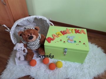 Dřevěná vzpomínková bedýnka s králíčkem