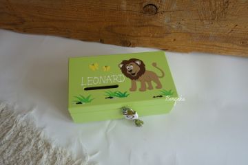 Dřevěná pokladnička se lvem