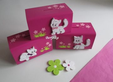 Dřevěná pokladnička s kočičkou