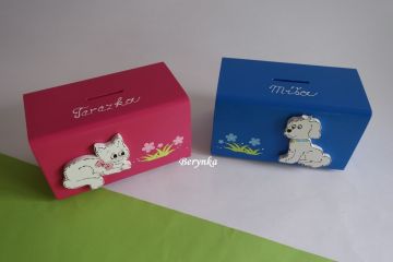 Dřevěná pokladnička s kočičkou