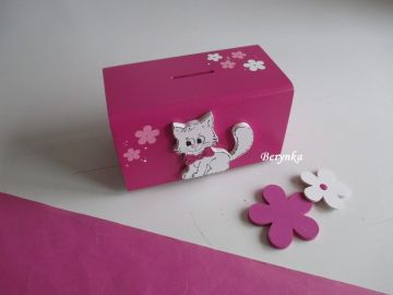 Dřevěná pokladnička s kočičkou