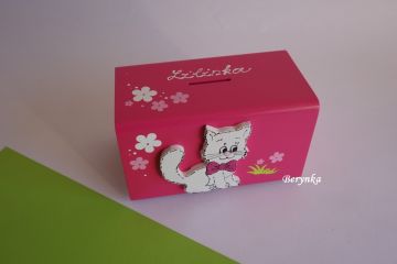 Dřevěná pokladnička s kočičkou