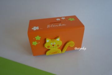 Dřevěná pokladnička s kočičkou