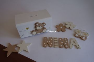 Dřevěná pokladnička s medvídkem