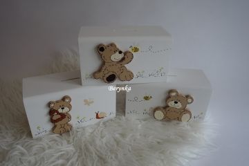 Dřevěná pokladnička s medvídkem