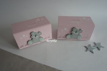 Dřevěná pokladnička s medvídkem