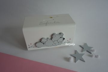 Dřevěná pokladnička s medvídkem