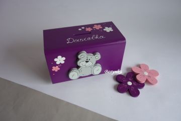 Dřevěná pokladnička s medvídkem