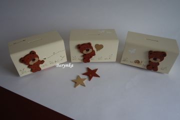 Dřevěná pokladnička s méďou