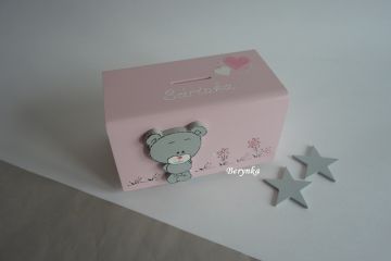 Dřevěná pokladnička s méďou