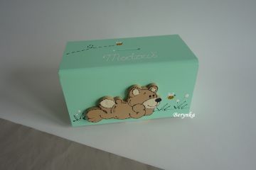 Dřevěná pokladnička s medvídkem