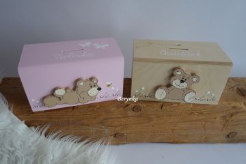 Dřevěná pokladnička s medvídkem