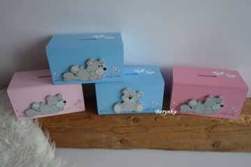 Dřevěná pokladnička s medvídkem