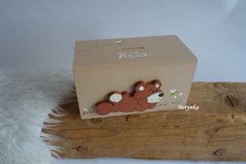Dřevěná pokladnička s medvídkem