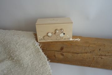 Dřevěná pokladnička s medvídkem