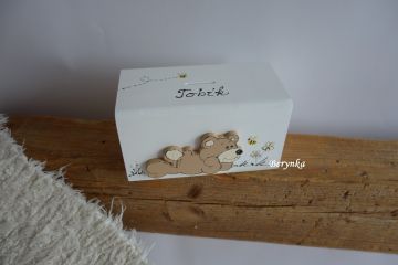 Dřevěná pokladnička s medvídkem