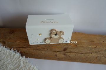 Dřevěná pokladnička s medvídkem