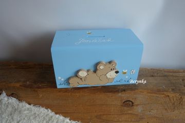 Dřevěná pokladnička s medvídkem