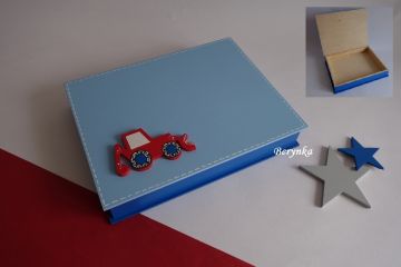 Dřevěné dekorace - červeno-modrá s dopravními prostředky