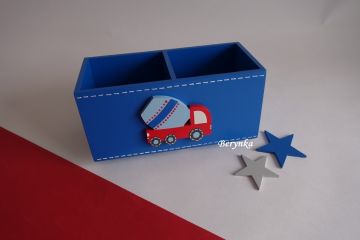 Dřevěné dekorace - červeno-modrá s dopravními prostředky