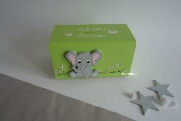 Dřevěná pokladnička se sloníkem