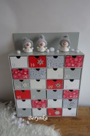 Adventní kalendář *šedo-červený* - se sněhuláky - různá provedení