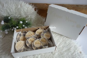 Dřevěné vánoční ozdoby se jménem