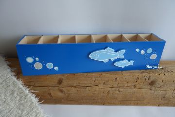 Dřevěný stojánek na tužky s rybičkami