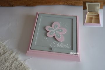 Toaletka s kytičkou