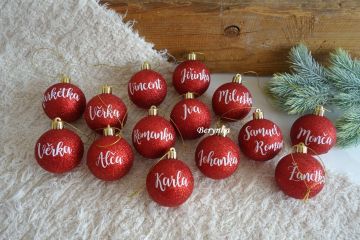 Vánoční baňky s textem na přání - červené