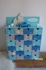 Adventní kalendář tyrkysový s autíčkem