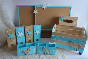 Dekorace s koníkem a hvězdičkami