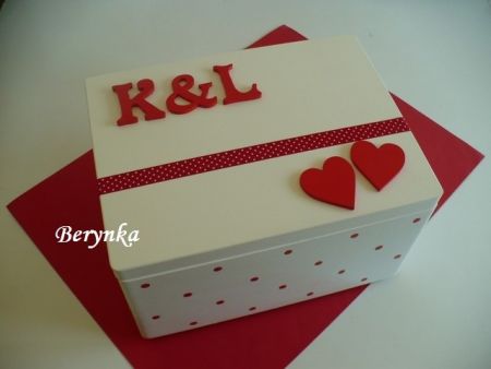 Svatební bedýnka puntíkatá - s monogramem a srdíčky