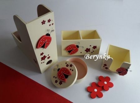 Dřevěné dekorace - žluté s beruškou