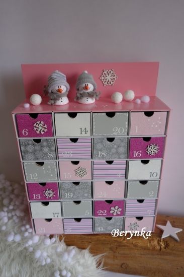 Adventní kalendář růžový se sněhuláky