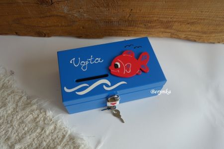 Dřevěná pokladnička s rybičkou