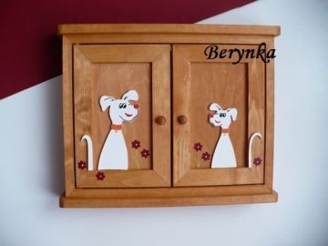 Dřevěná skříňka na klíče s pejsky