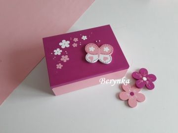 Šperkovnice s motýlkem