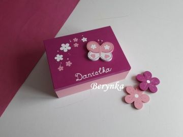 Šperkovnice s motýlkem