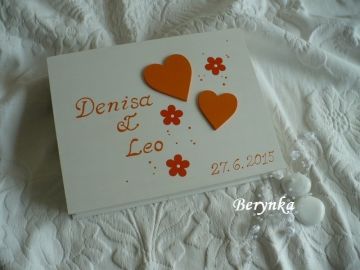 Svatební krabička se srdíčky a kytičkami