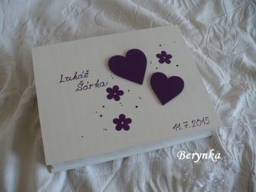 Svatební krabička se srdíčky a kytičkami