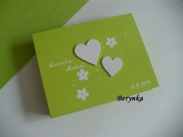 Svatební krabička se srdíčky a kytičkami