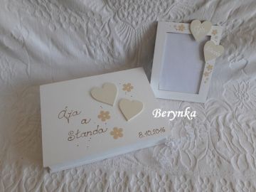Svatební krabička se srdíčky a kytičkami