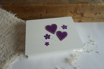 Svatební krabička se srdíčky a kytičkami