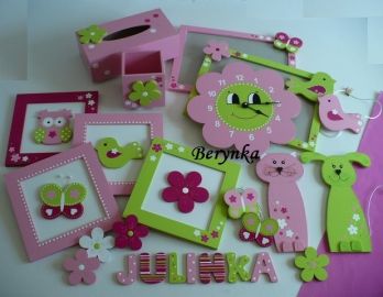 Dřevěné dekorace - zelená, růžová a malinová