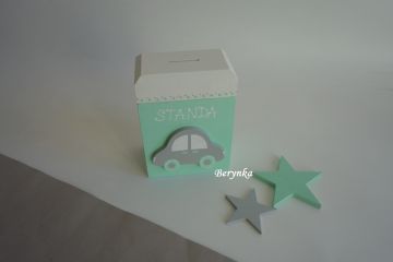 Dřevěná pokladnička s víkem - s autíčkem