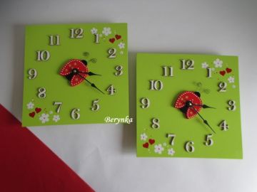 Hodiny s beruškou - kulaté/čtvercové