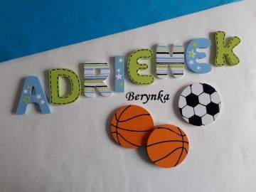 Dřevěné dekorace - fotbalový a basketbalový míč