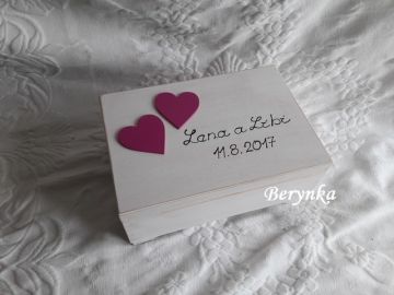 Svatební truhlička v patině se srdíčky