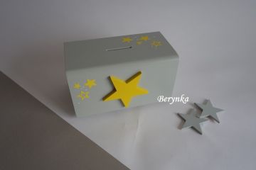 Dřevěná pokladnička s hvězdičkou